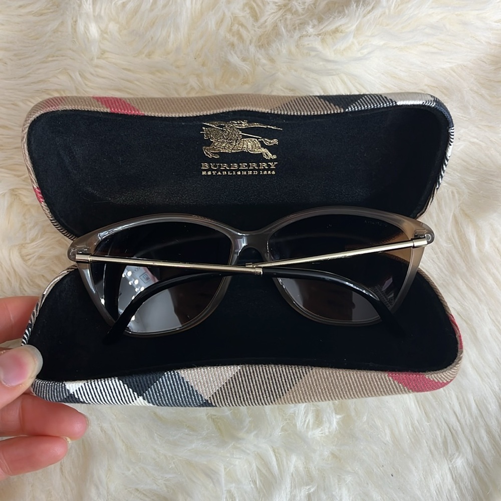 Authentic Burberry Sunglasses - Picture 14 of 14